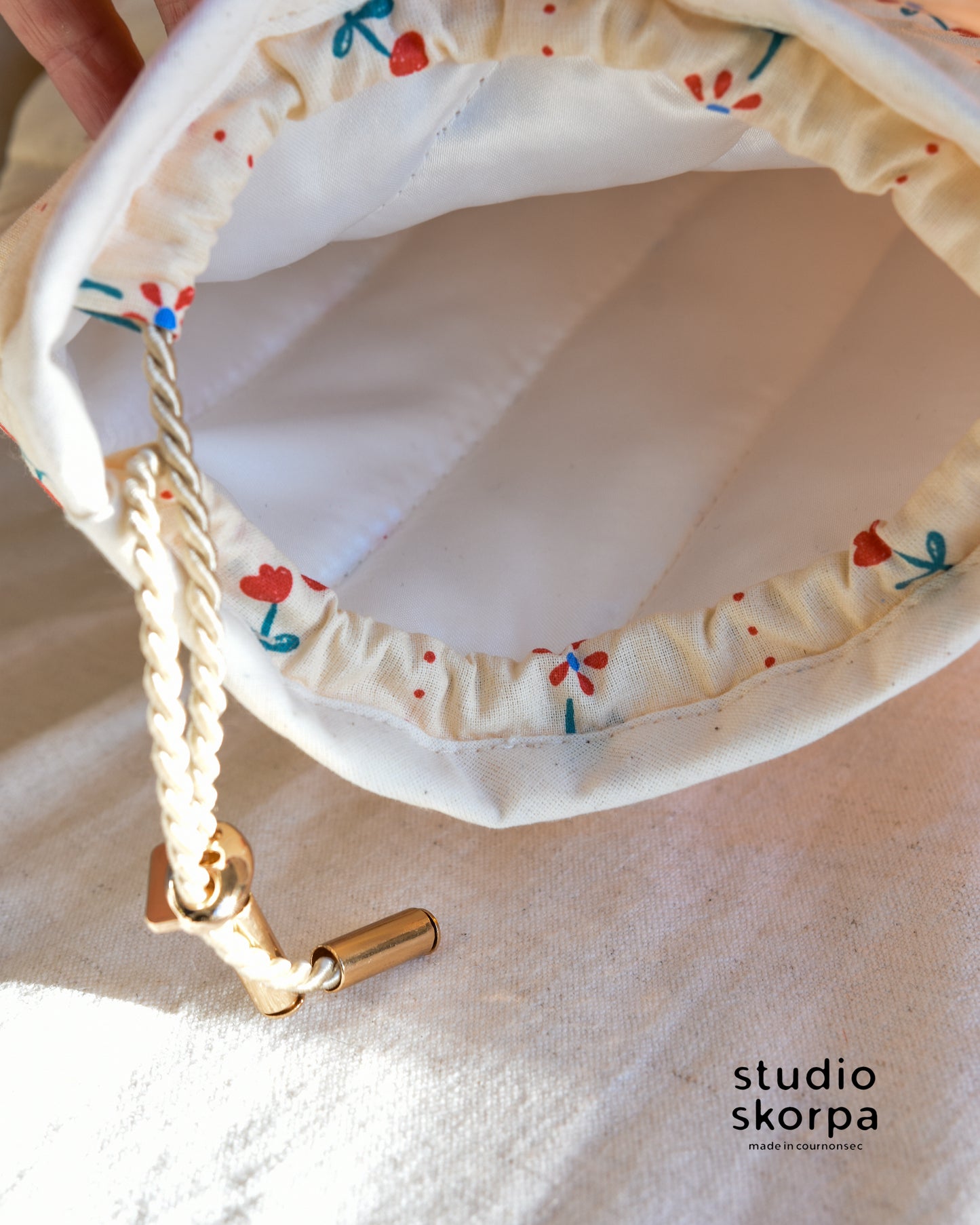 pochette livre • crème florale