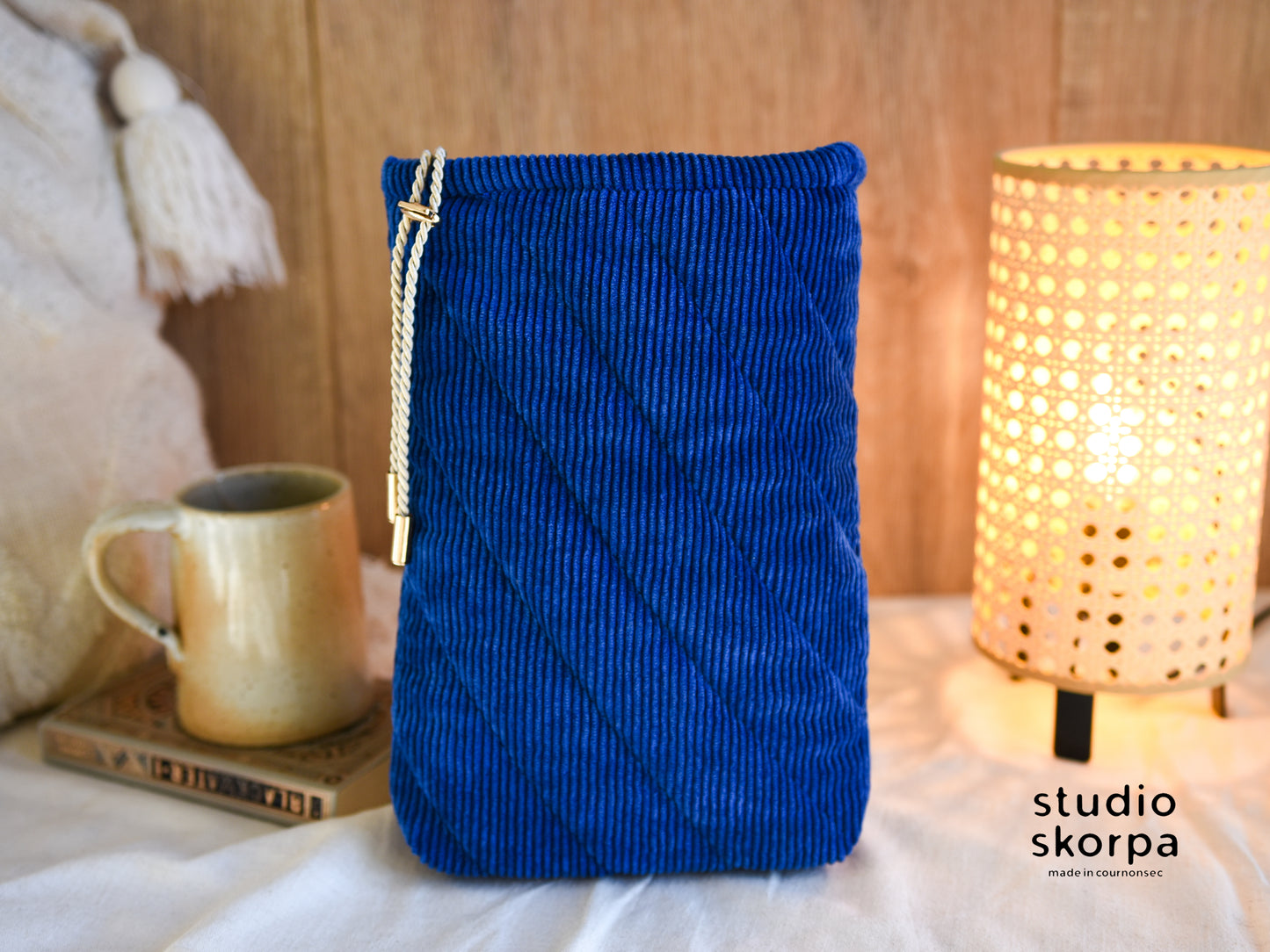 pochette livre • bleu royal