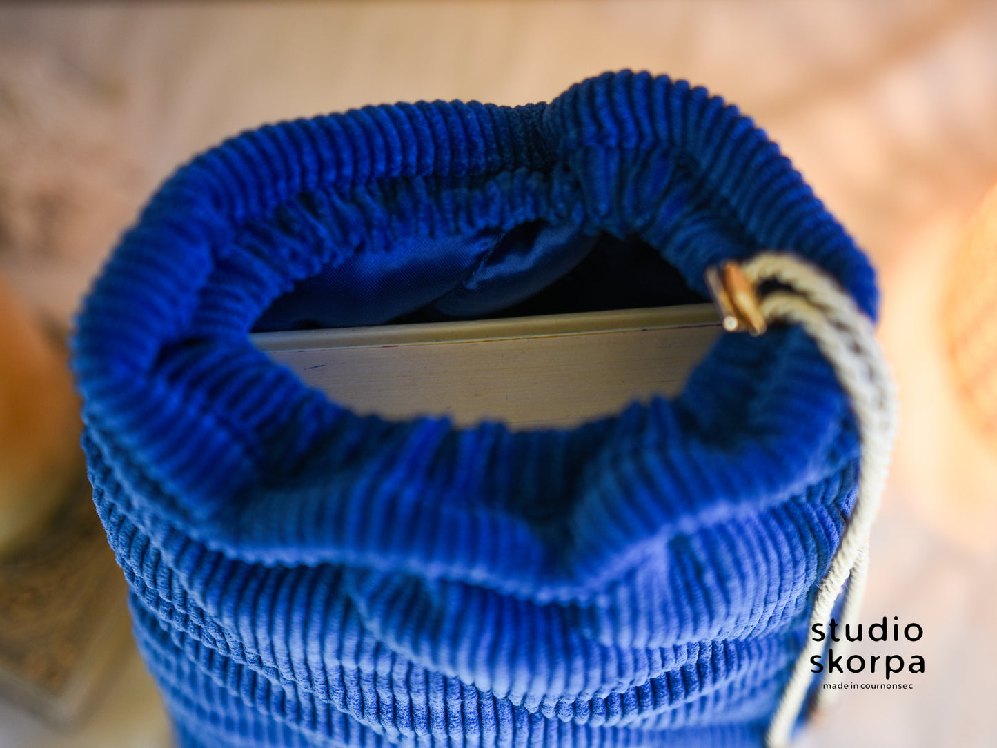 pochette livre • bleu royal