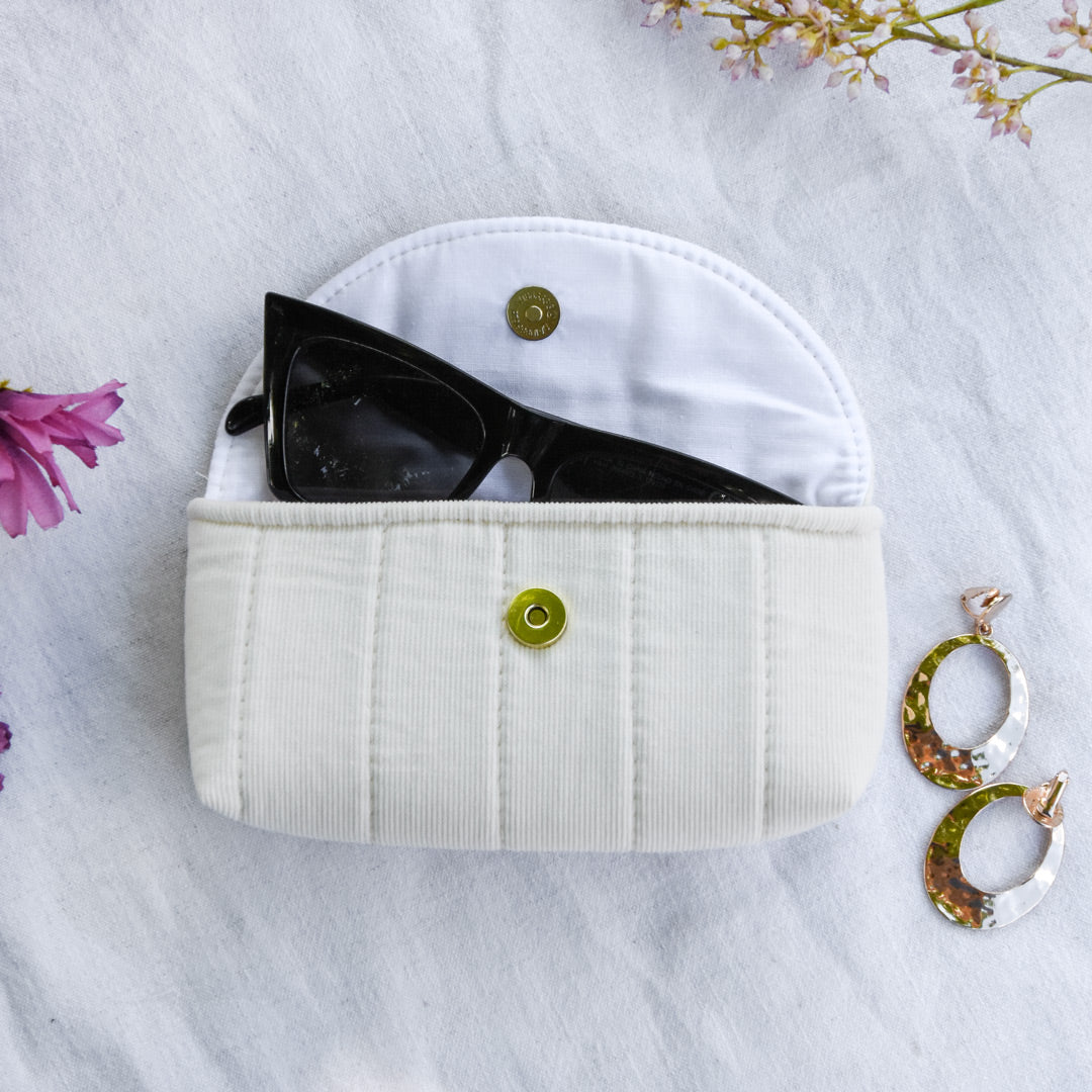 étui lunettes • velours crème
