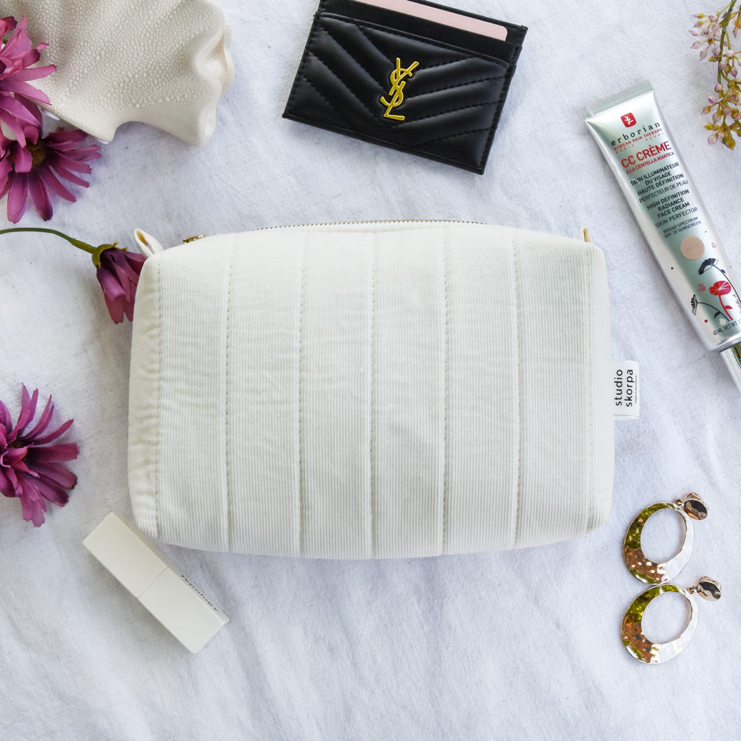 the perfect trousse • M • velours crème