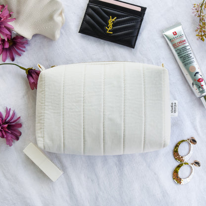 the perfect trousse • M • velours crème