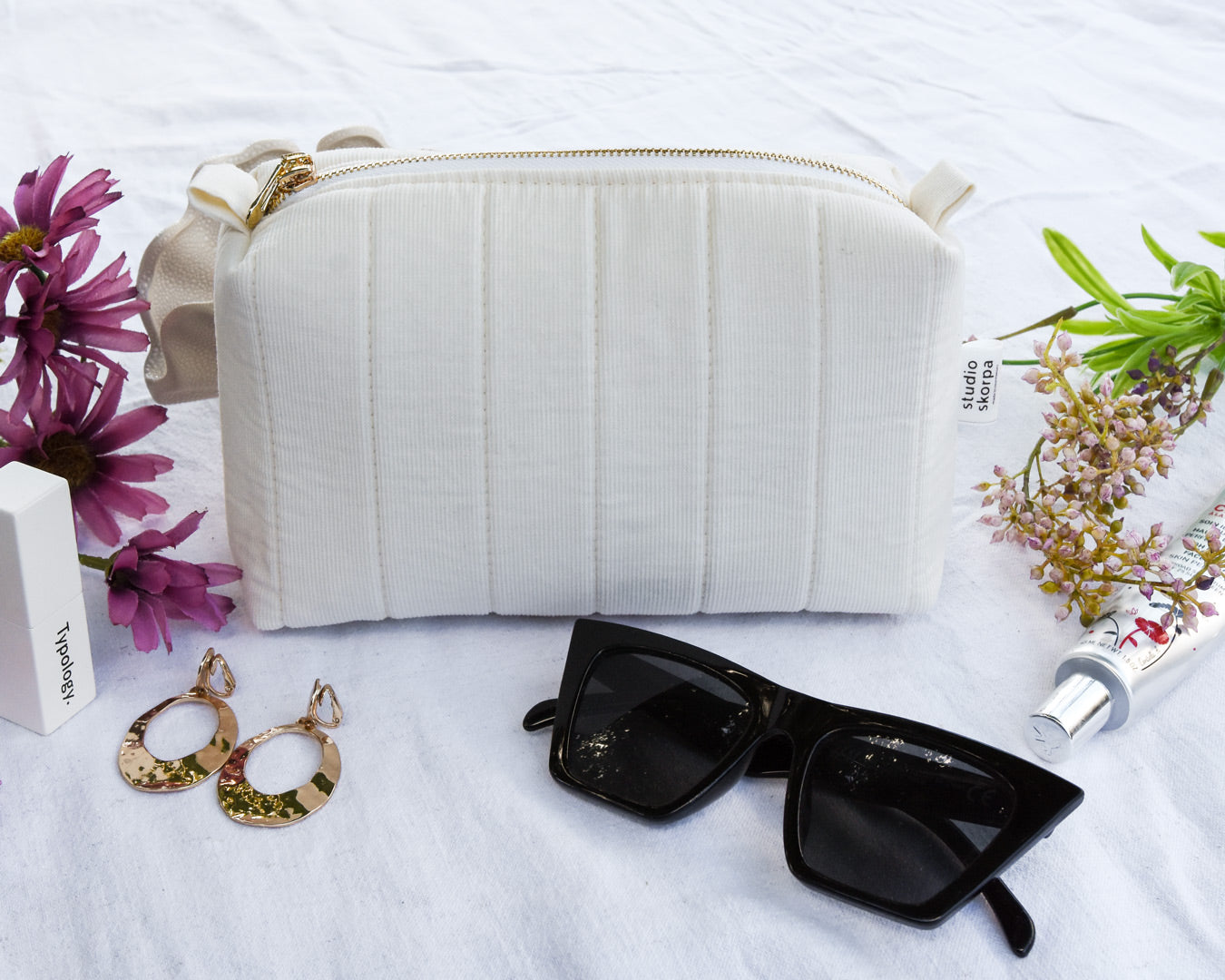 the perfect trousse • M • velours crème