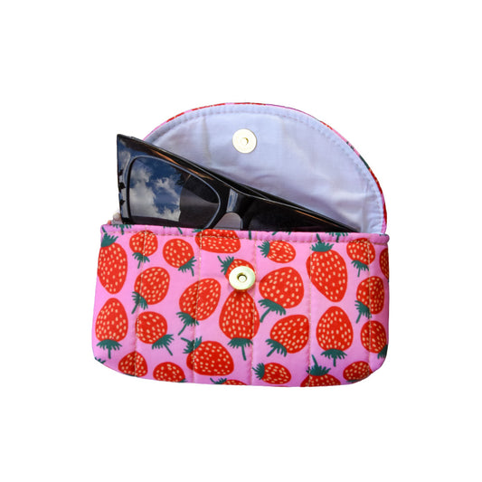 étui lunettes • fraises rouges