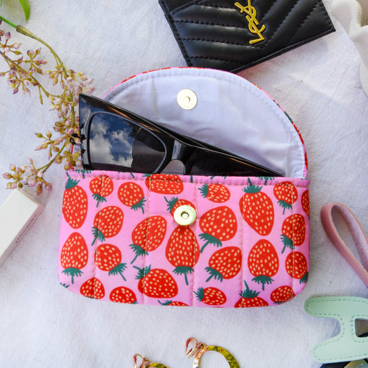 étui lunettes • fraises rouges
