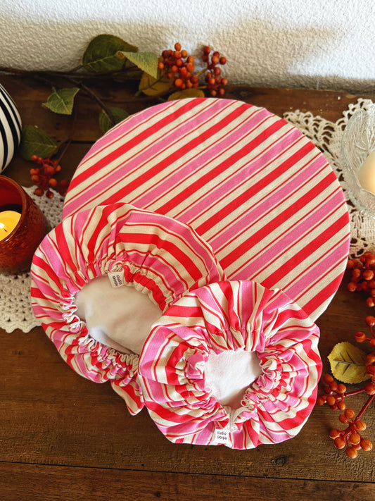 Charlotte Couvre-Plat en 3 tailles rayés rose rouge
